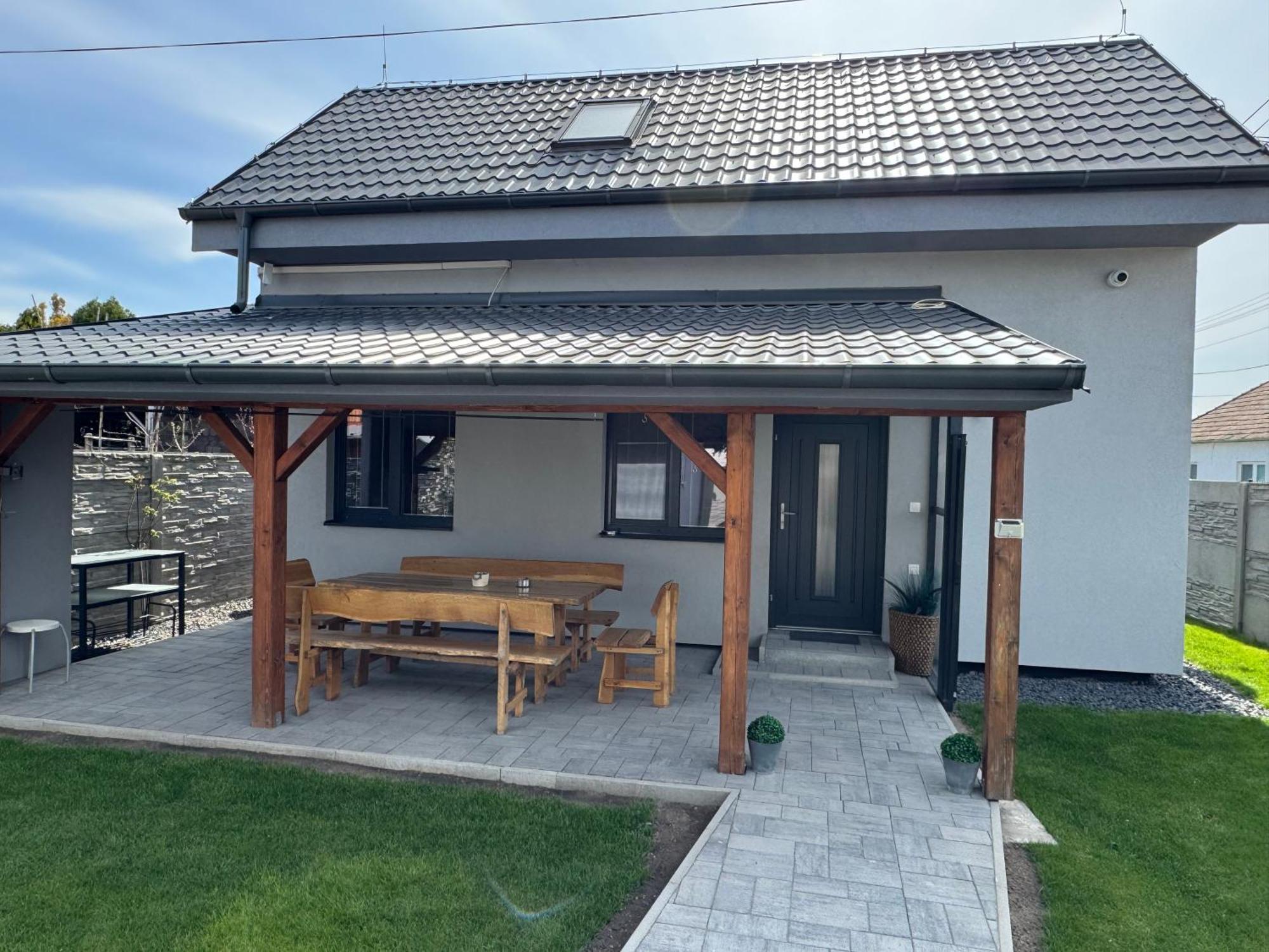 Vikendovy Dom Hlboka Villa Dunajska Streda Luaran gambar